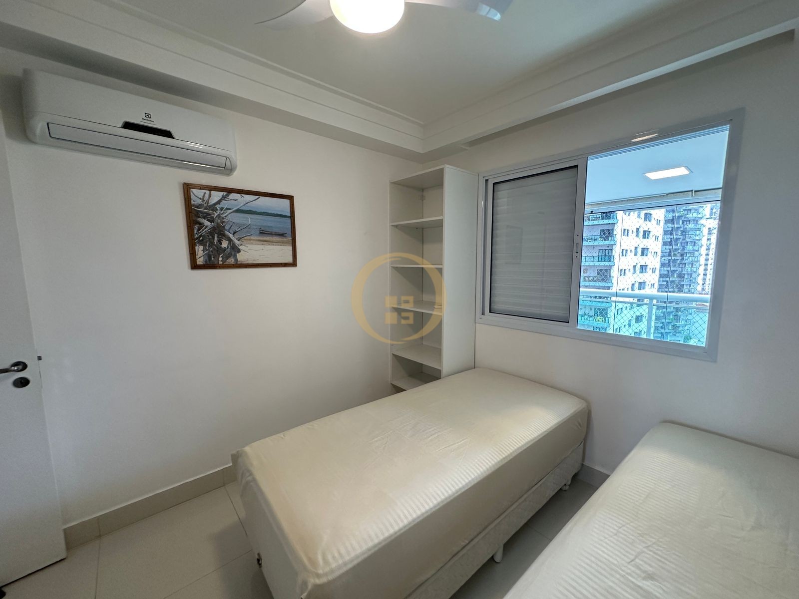 Apartamento na Praia das Pitangueiras, Guarujá - SP