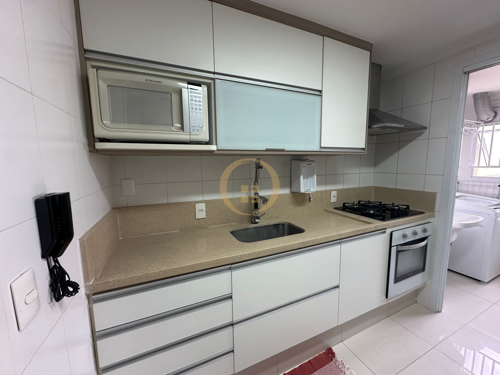 Apartamento na Praia das Pitangueiras, Guarujá - SP