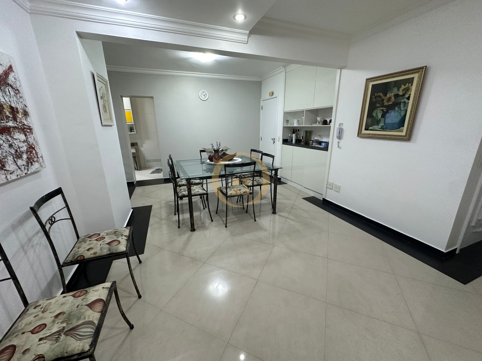 Apartamento na Praia das Pitangueiras, Guarujá - SP