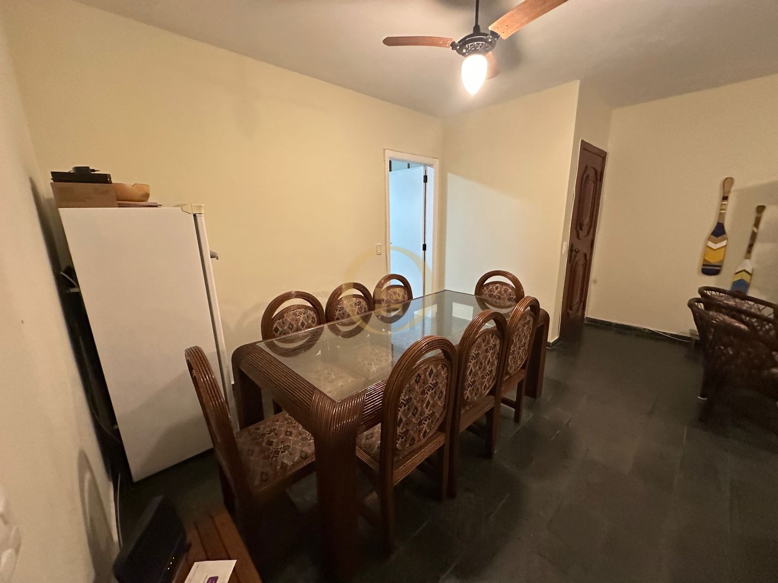 Apartamento na Praia das Pitangueiras, Guarujá - SP