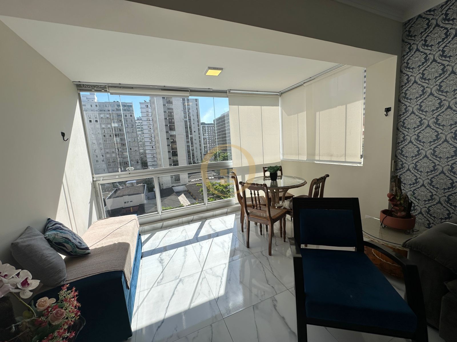 Apartamento na Praia das Pitangueiras, Guarujá - SP