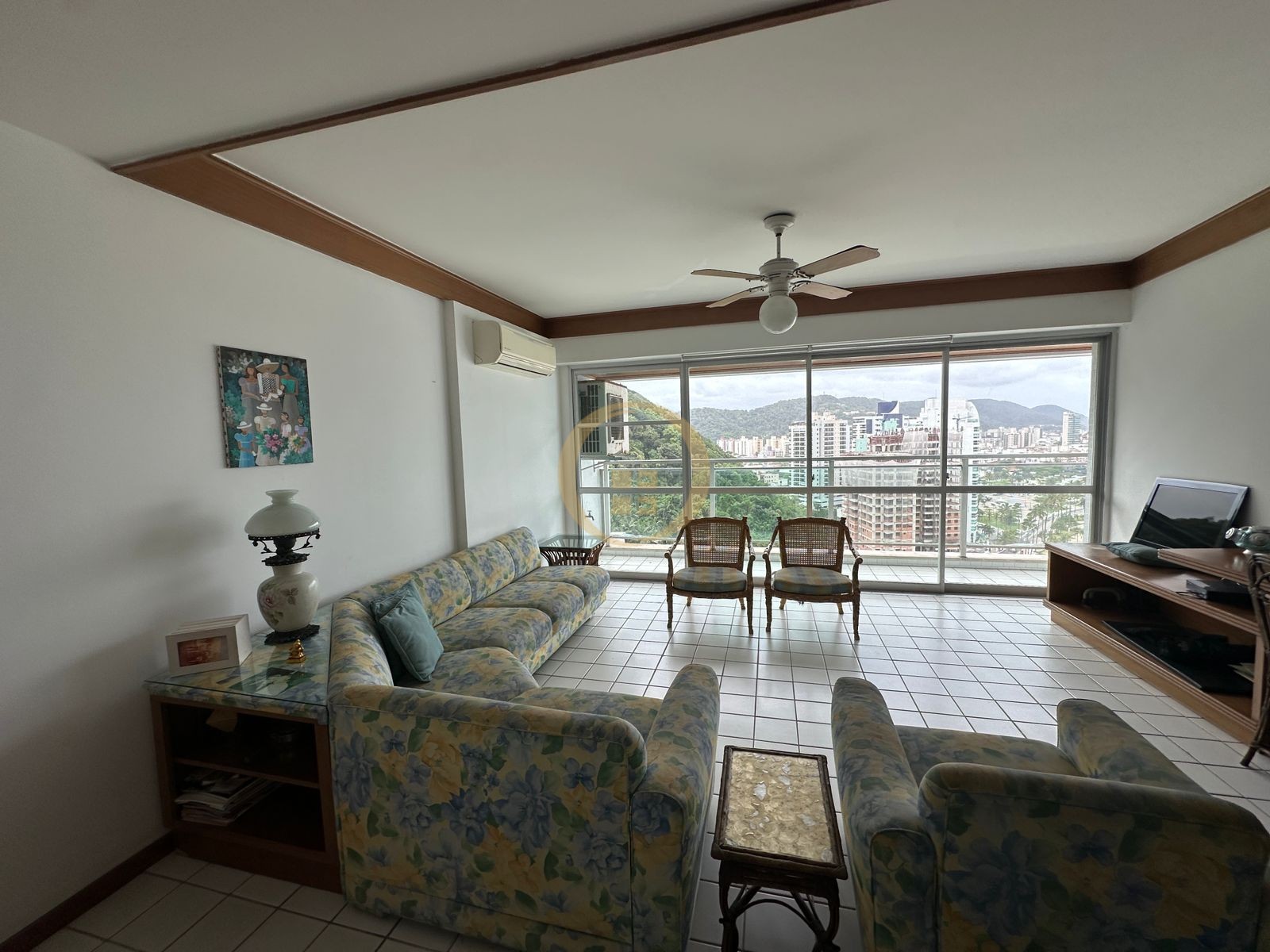 Apartamento Frente ao Mar nas Pitangueiras, Guarujá - SP