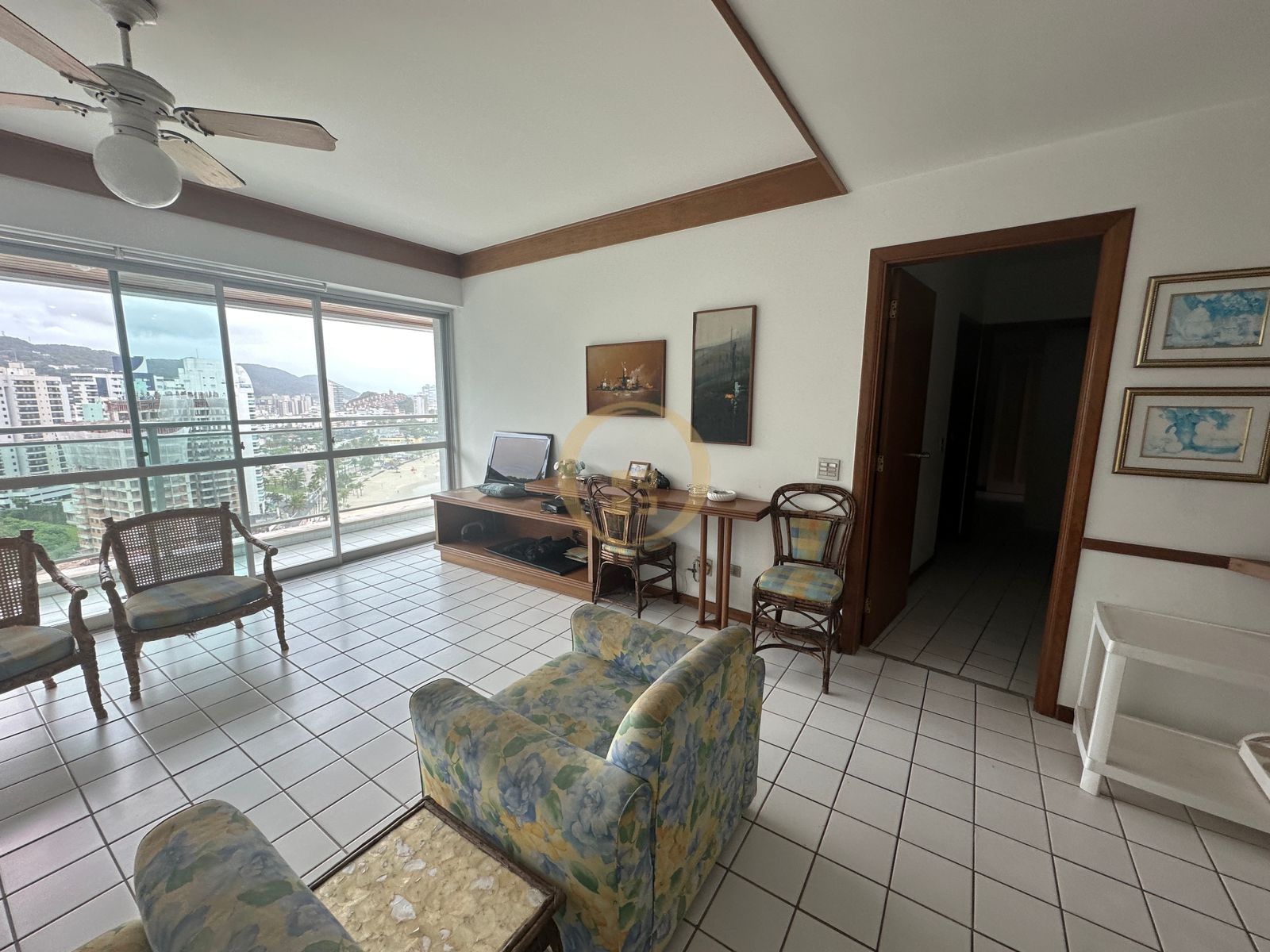 Apartamento Frente ao Mar nas Pitangueiras, Guarujá - SP