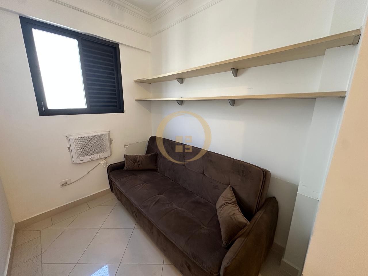 Apartamento na Praia das Pitangueiras, Guarujá - SP
