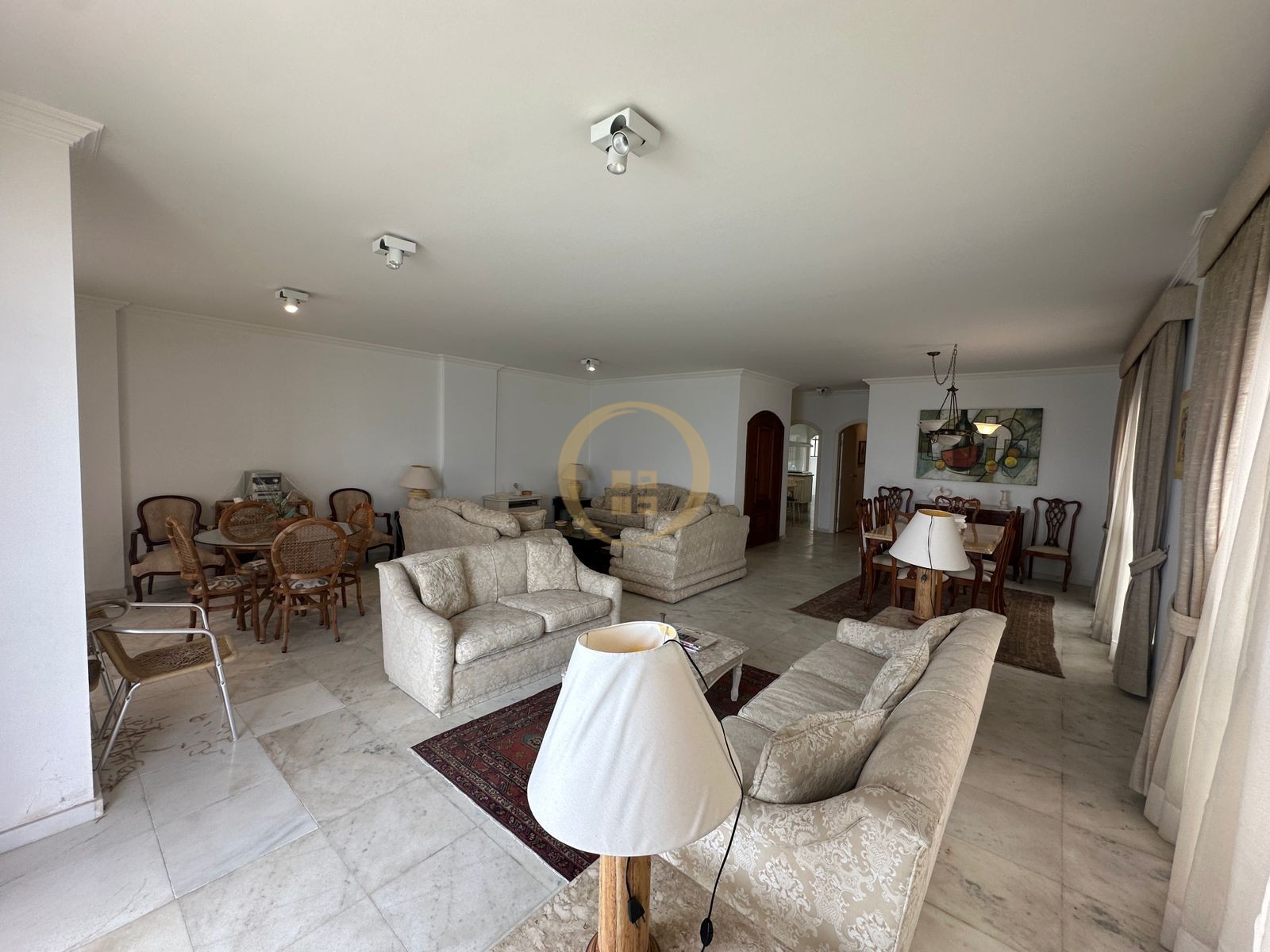 Apartamento Frente ao Mar nas Pitangueiras, Guarujá - SP