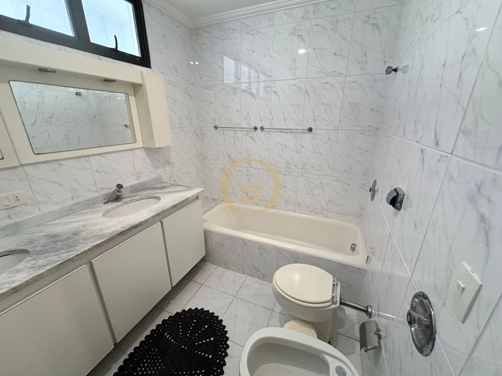 Apartamento Frente ao Mar nas Pitangueiras, Guarujá - SP