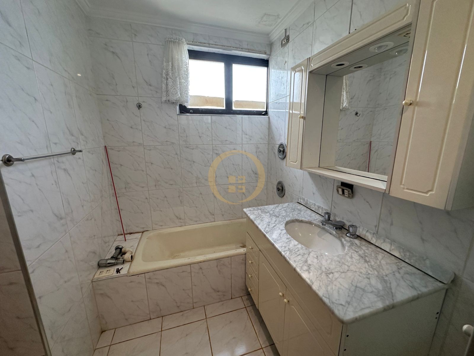 Apartamento Frente ao Mar nas Pitangueiras, Guarujá - SP