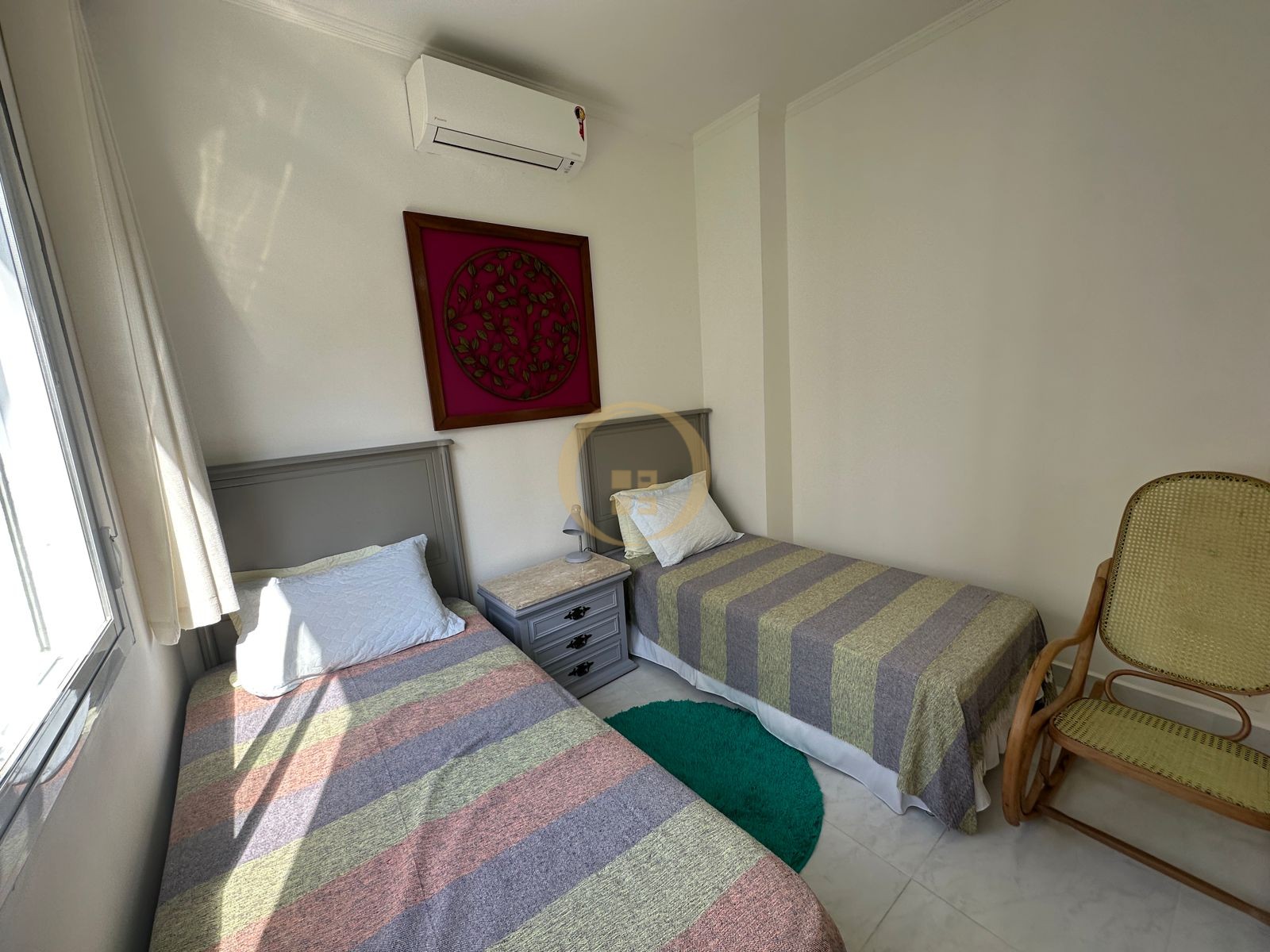 Apartamento na Praia das Pitangueiras, Guarujá - SP