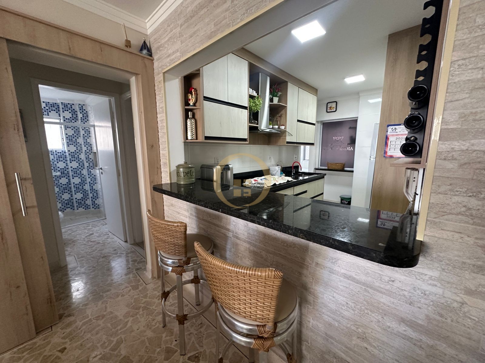 Apartamento na Praia das Pitangueiras, Guarujá - SP