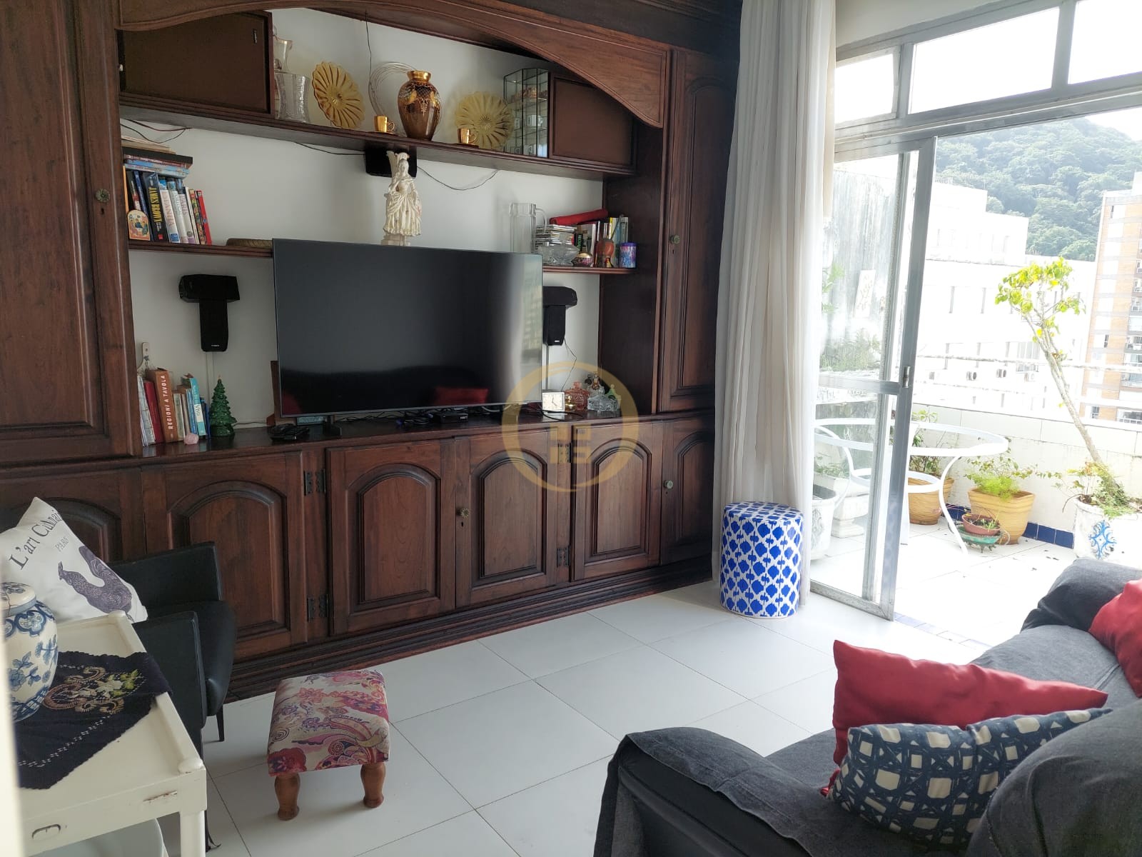 Cobertura Duplex localizada na praia da Pitangueiras!