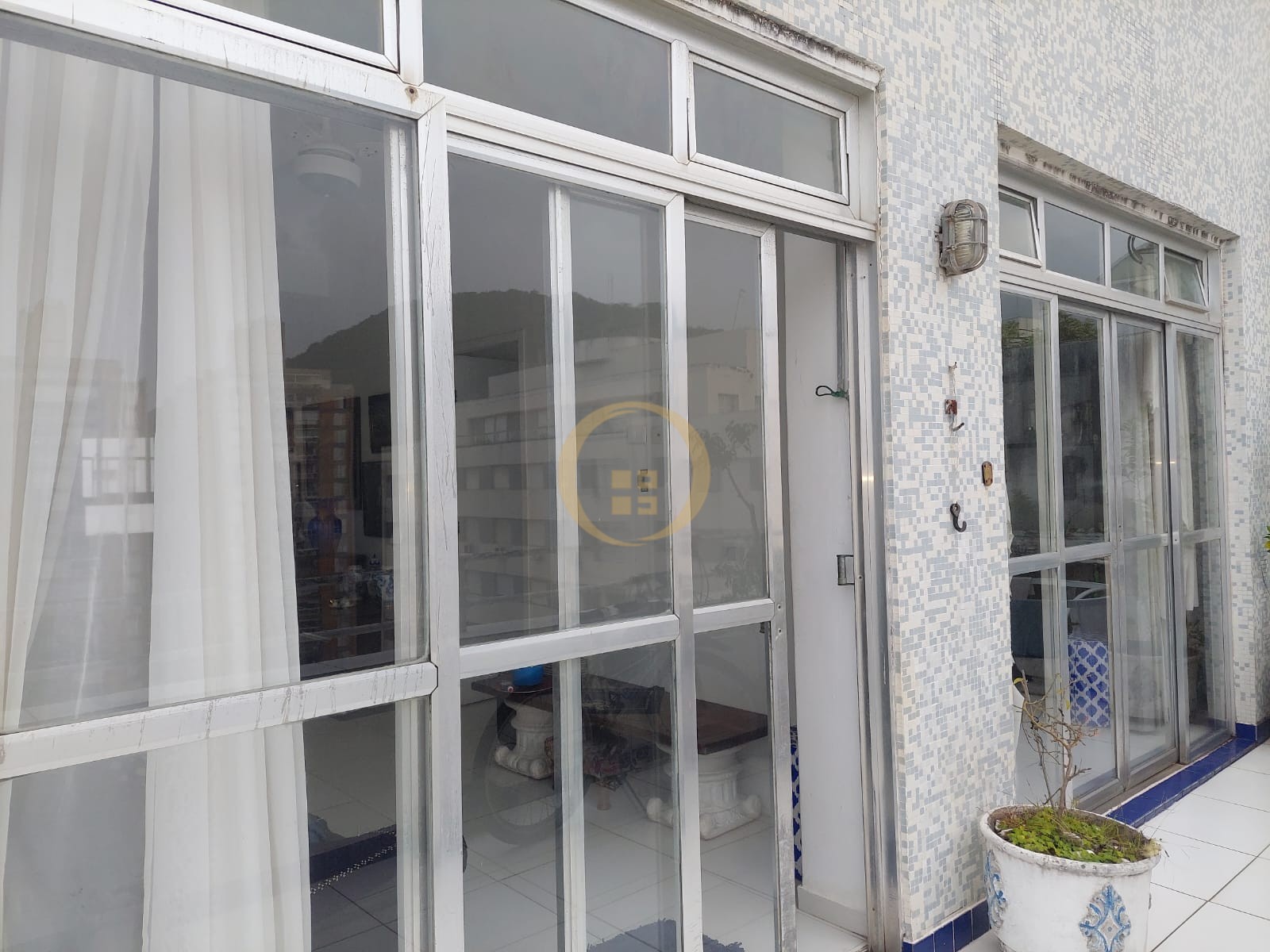 Cobertura Duplex localizada na praia da Pitangueiras!