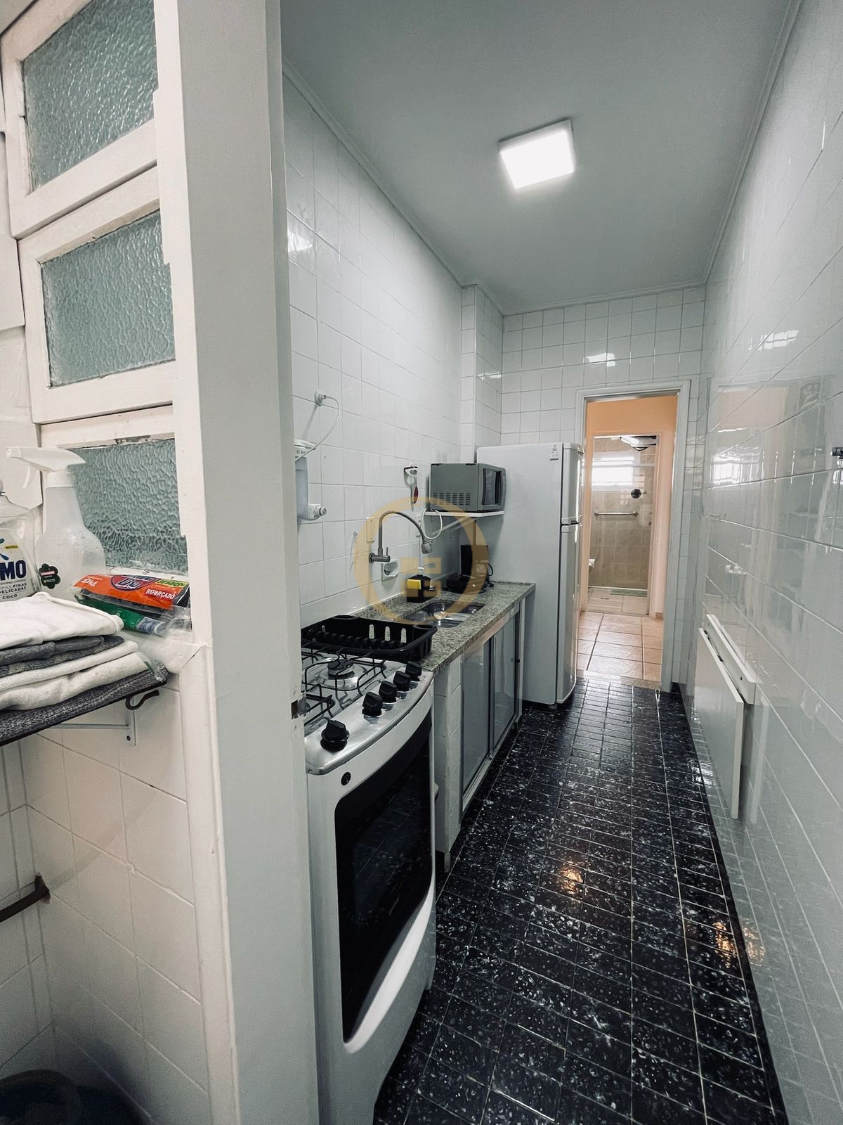 Apartamento na Praia das Pitangueiras, Guarujá - SP