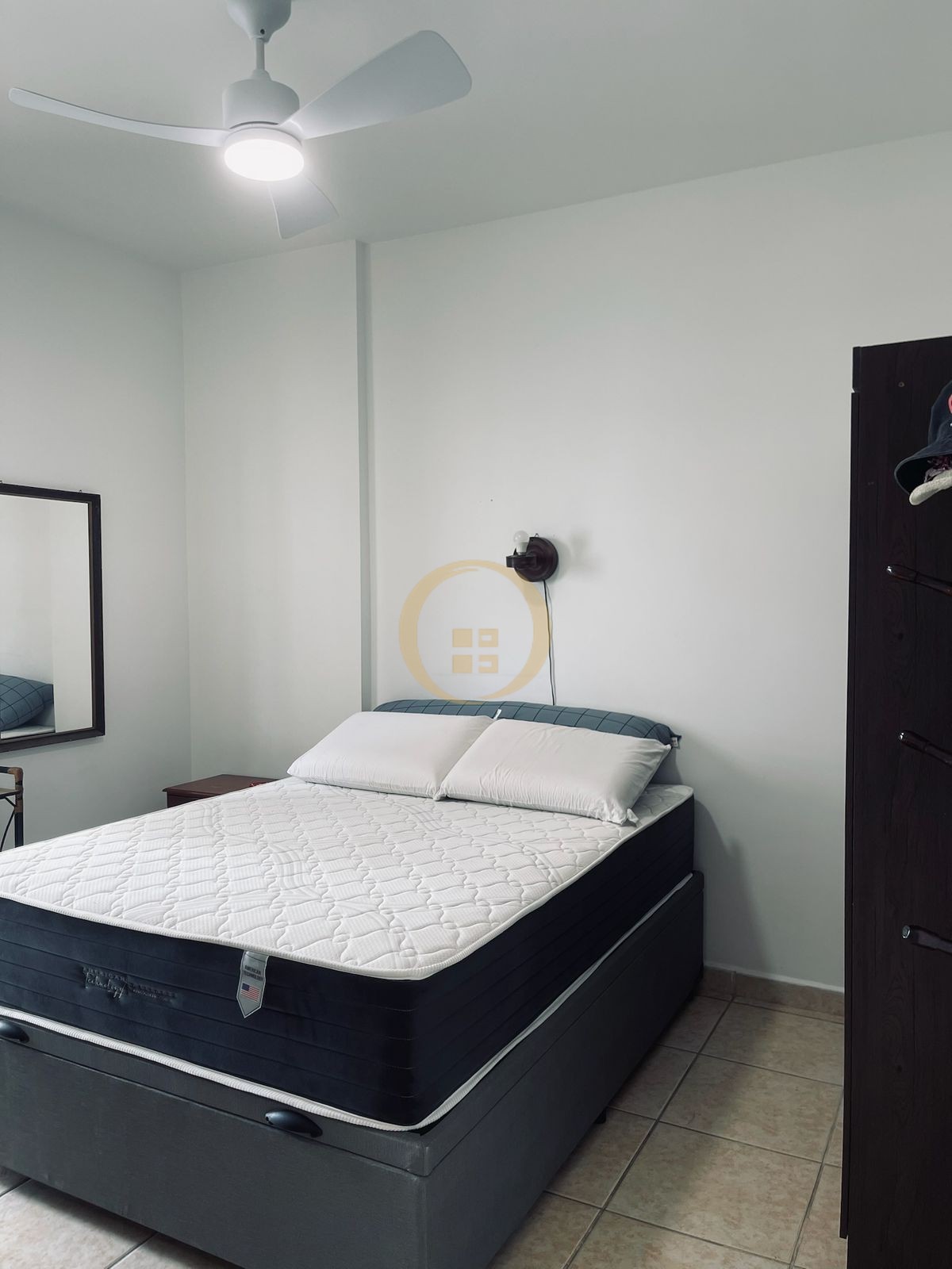 Apartamento na Praia das Pitangueiras, Guarujá - SP
