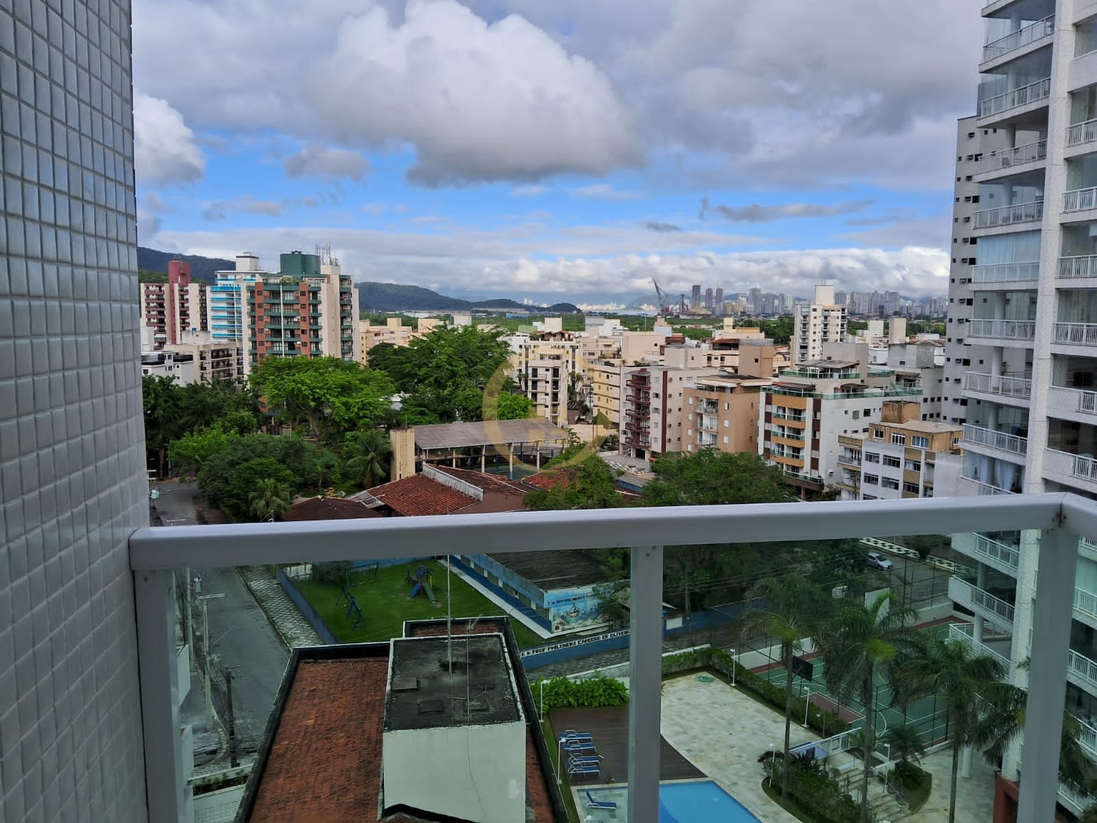 Apartamento na Praia das Astúrias, Guarujá - SP