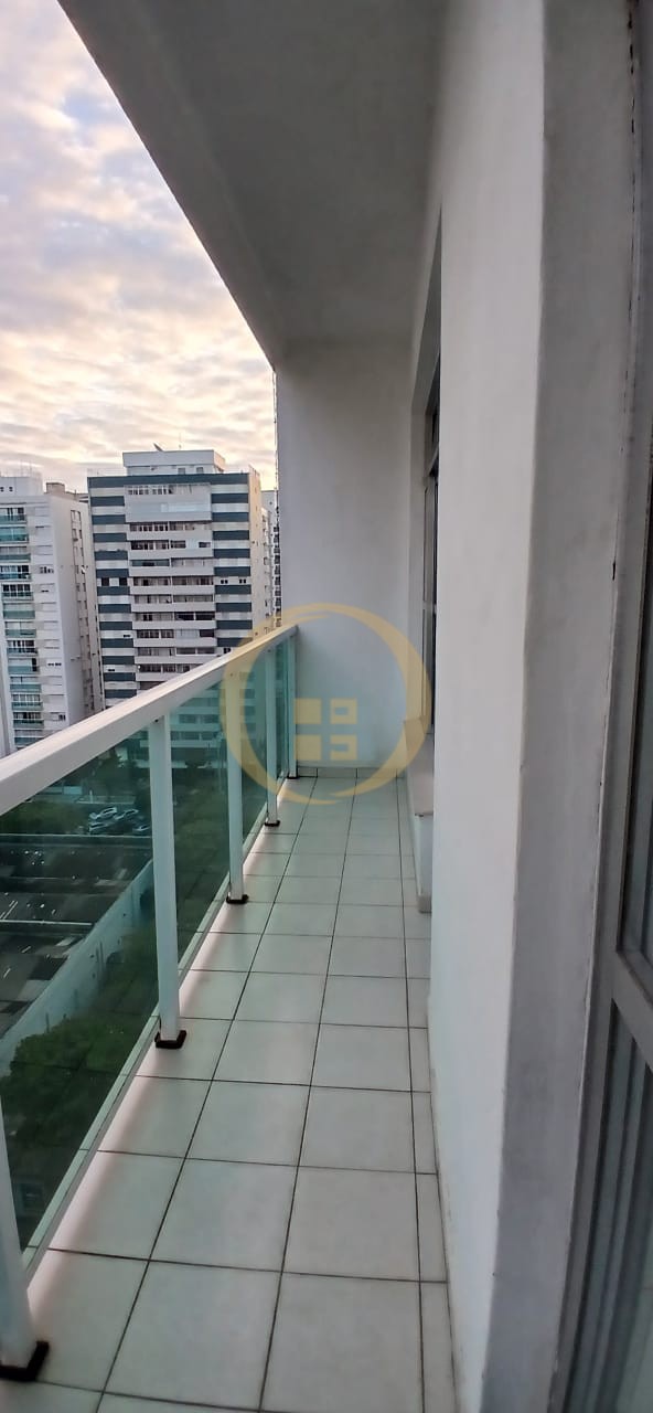 Apartamento na Praia das Pitangueiras, Guarujá - SP
