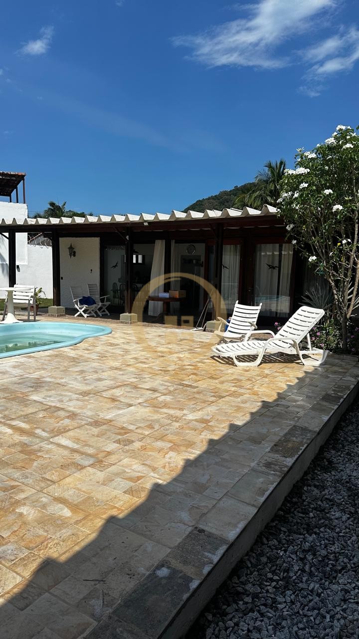 Casa na Praia do Guaiuba, Guarujá - SP