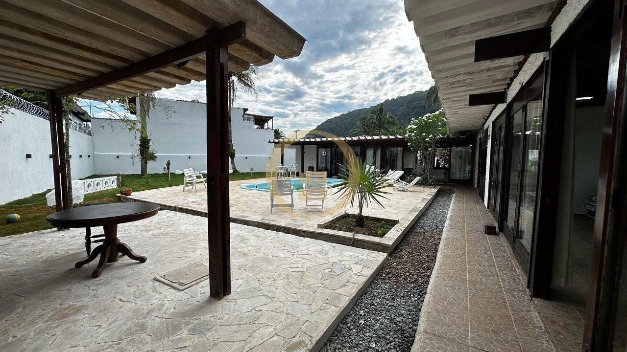 Casa na Praia do Guaiuba, Guarujá - SP