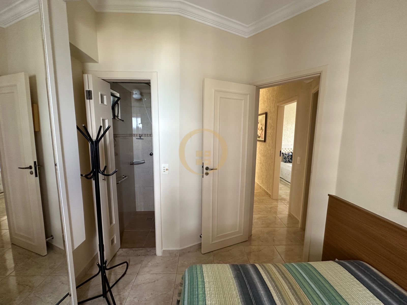 Apartamento na Praia da Enseada, Guarujá - SP