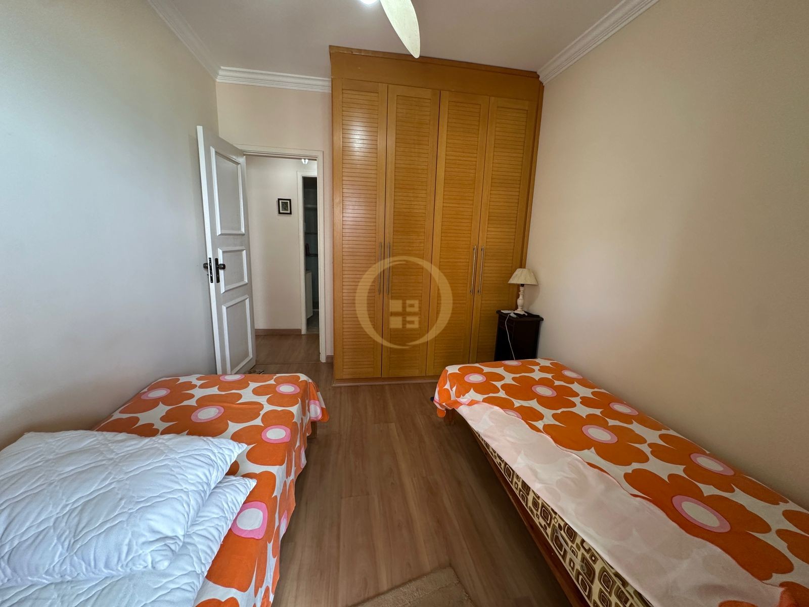 Apartamento na Praia da Enseada, Guarujá - SP
