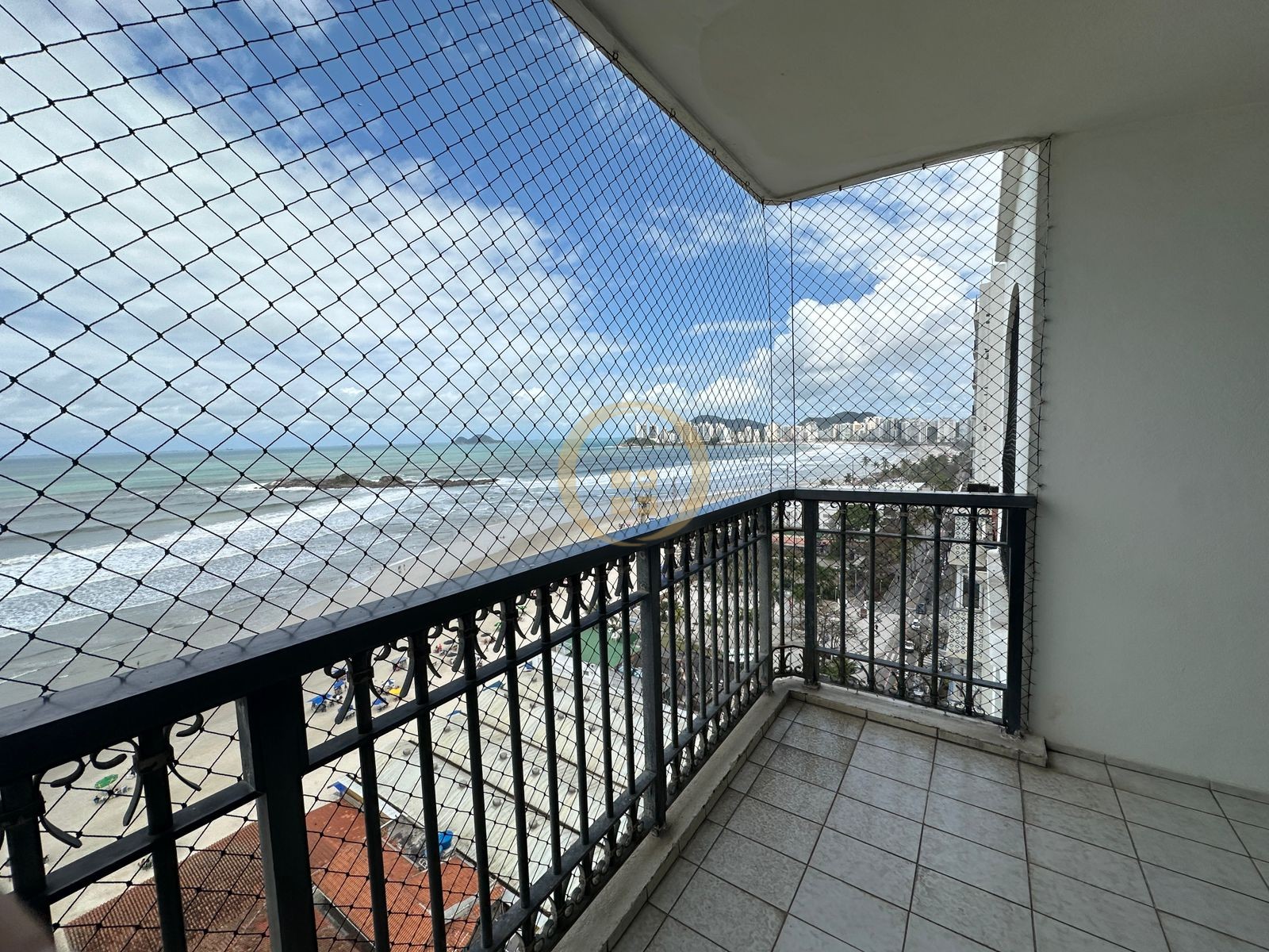Apartamento Frente ao Mar, Praia Pitangueiras, Guarujá - SP