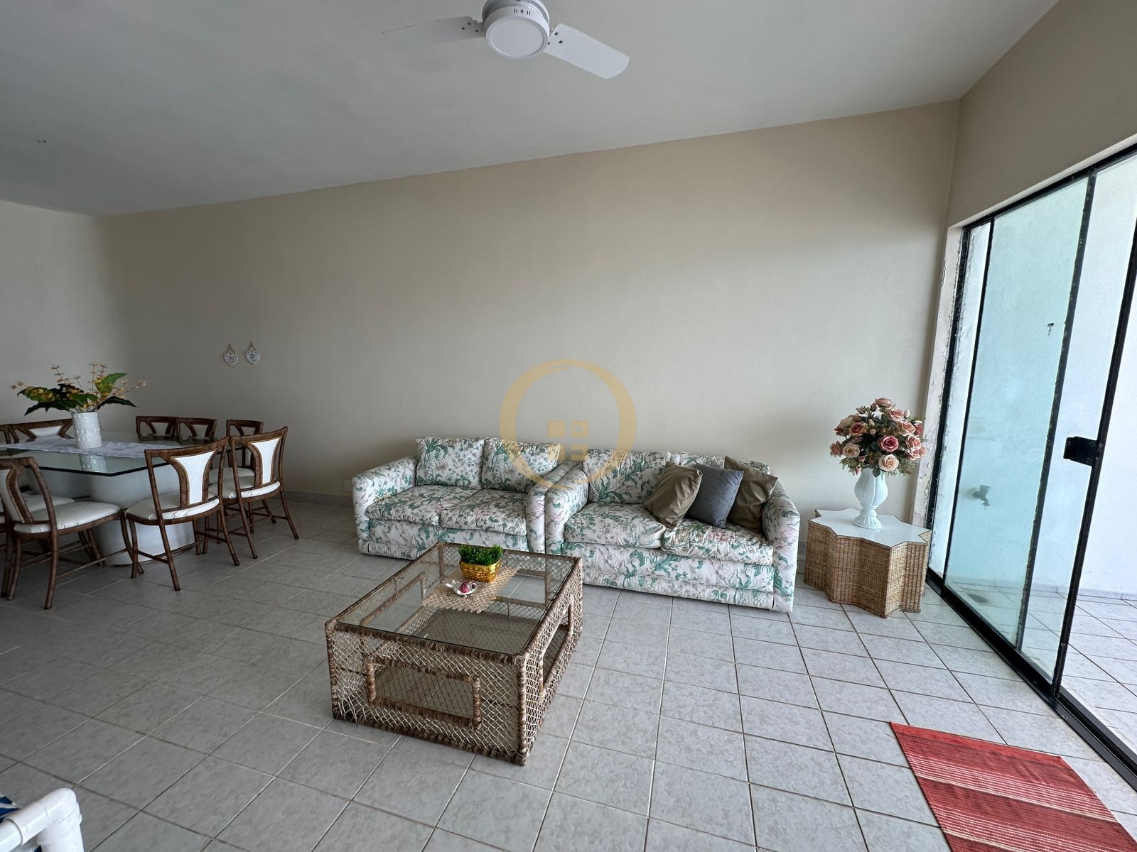 Apartamento Frente ao Mar, Praia Pitangueiras, Guarujá - SP