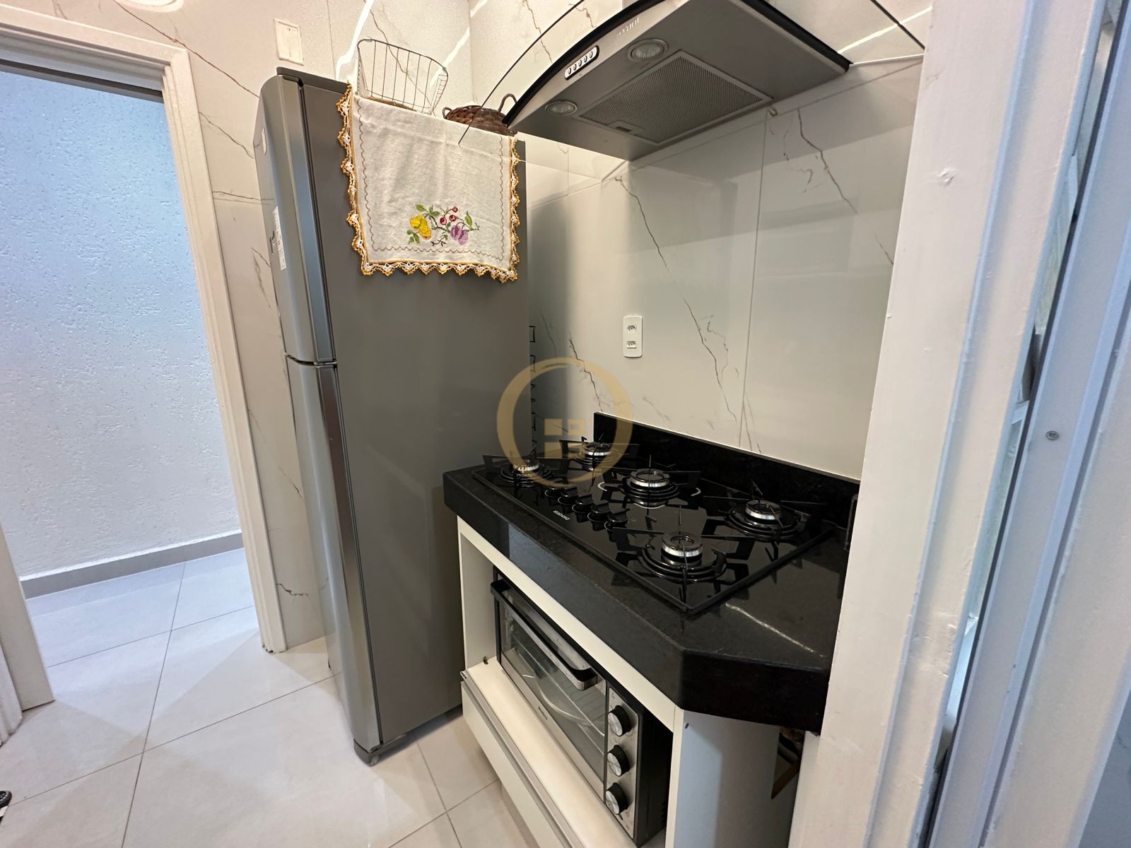 Apartamento na Praia das Pitangueiras, Guarujá - SP