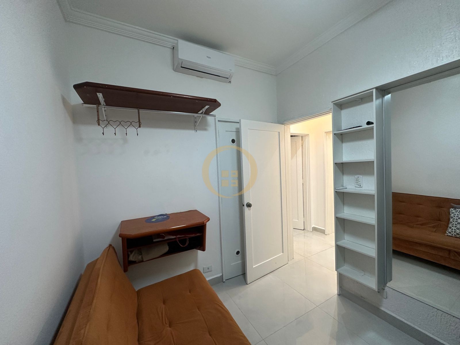 Apartamento na Praia das Pitangueiras, Guarujá - SP
