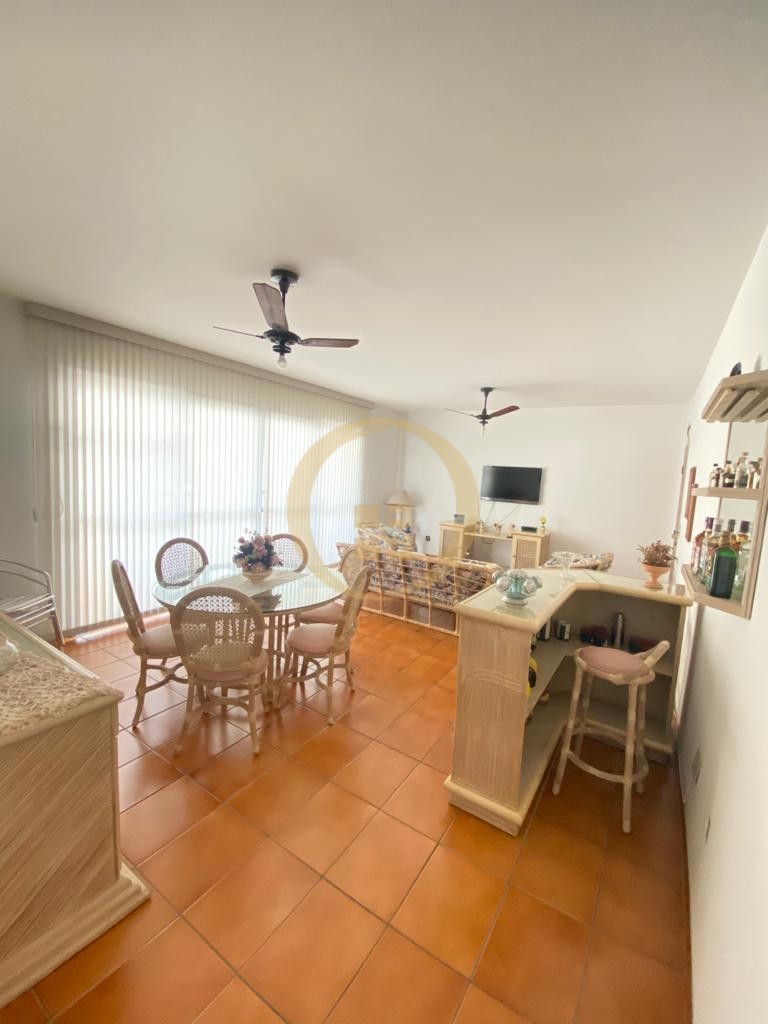 Apartamento na Praia das Pitangueiras, Guarujá - SP