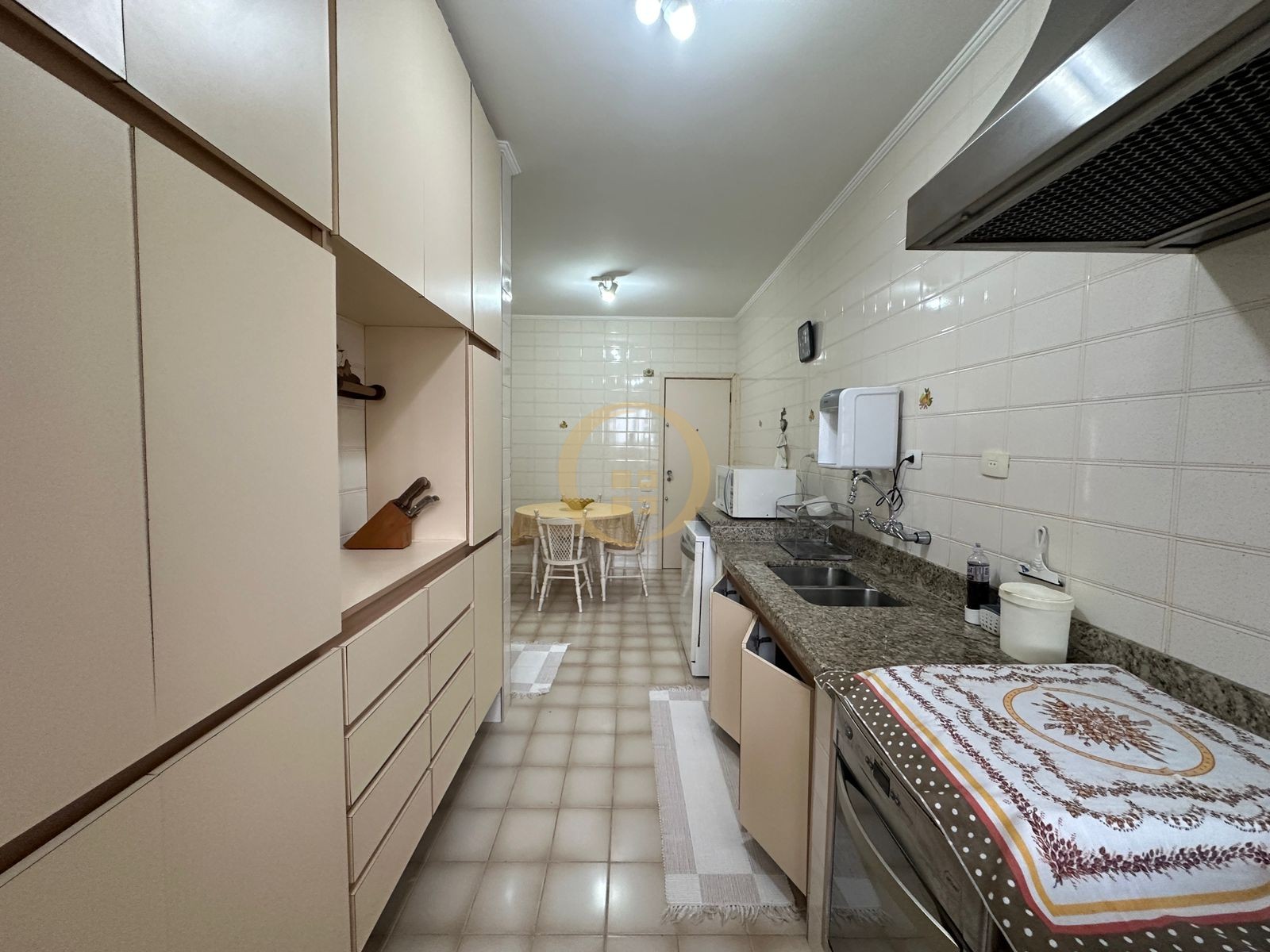 Apartamento Frente ao Mar, Praia Pitangueiras, Guarujá - SP