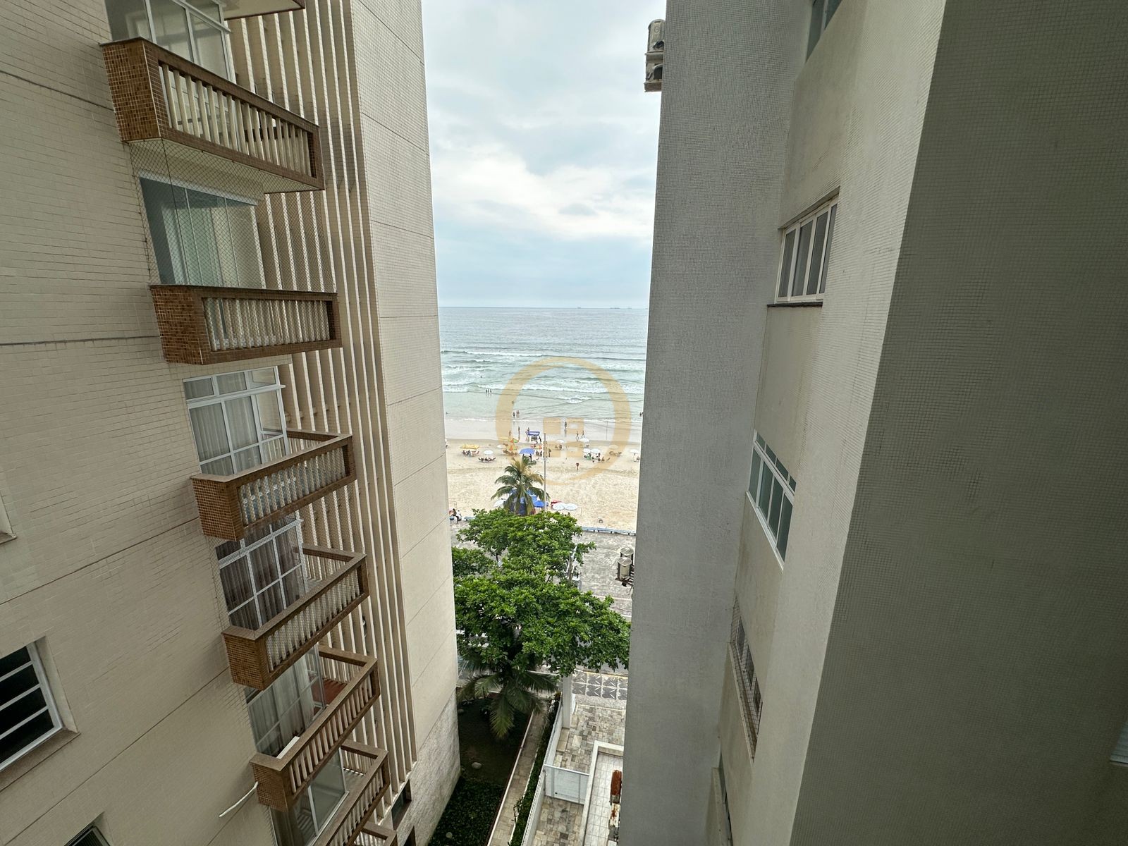 Apartamento Frente ao Mar, Praia Pitangueiras, Guarujá - SP