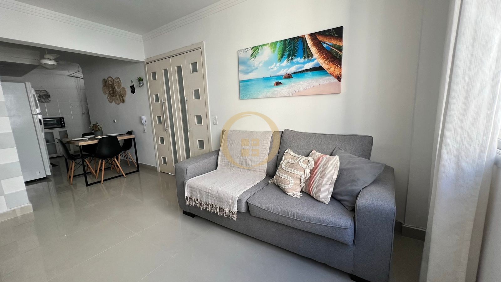 Apartamento na Praia das Pitangueiras, Guarujá - SP