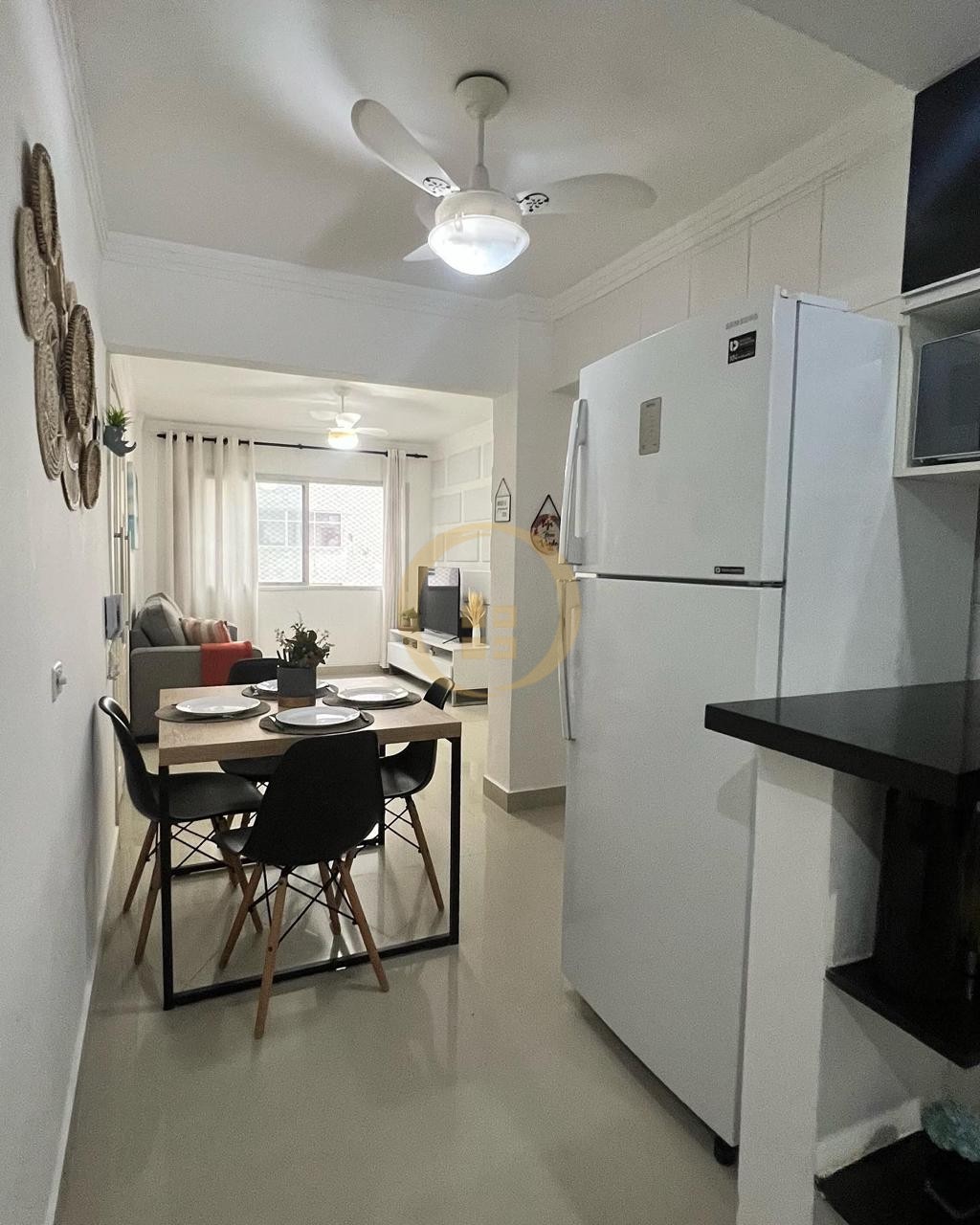 Apartamento na Praia das Pitangueiras, Guarujá - SP