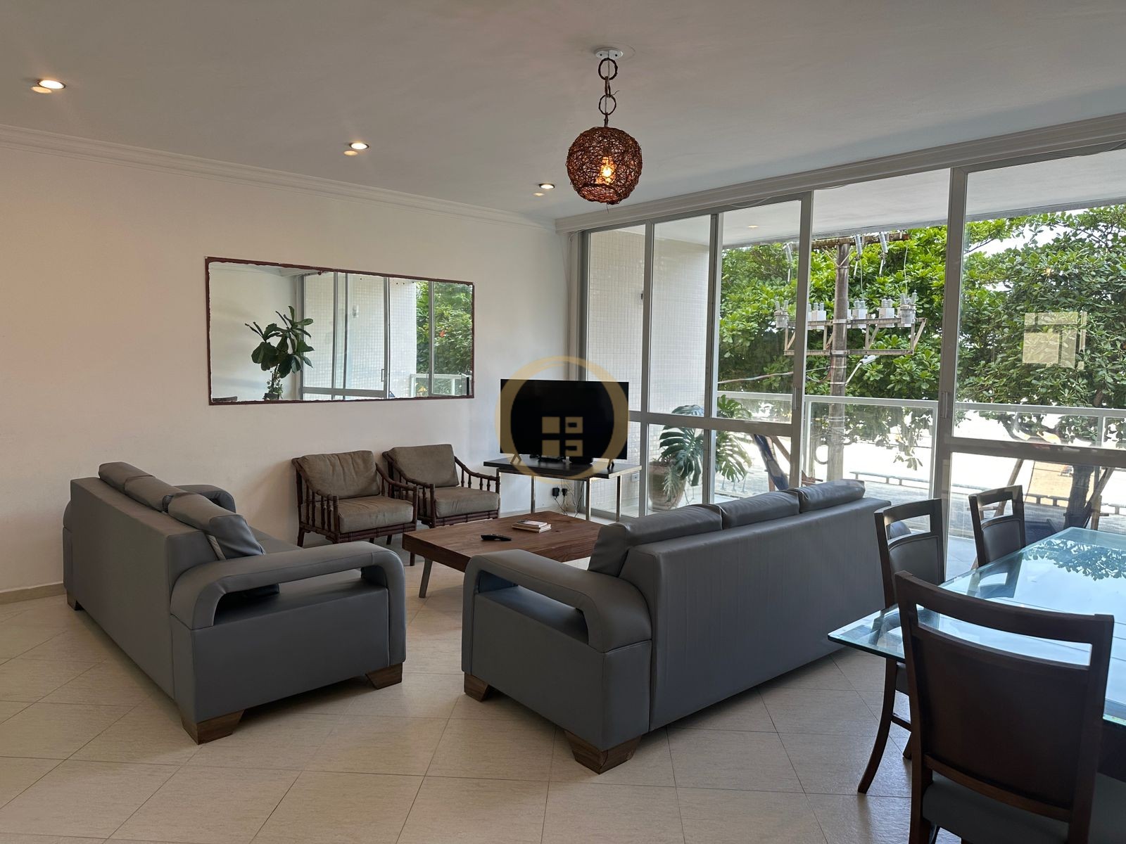 Apartamento Frente ao Mar, Pitangueiras, Guarujá - SP