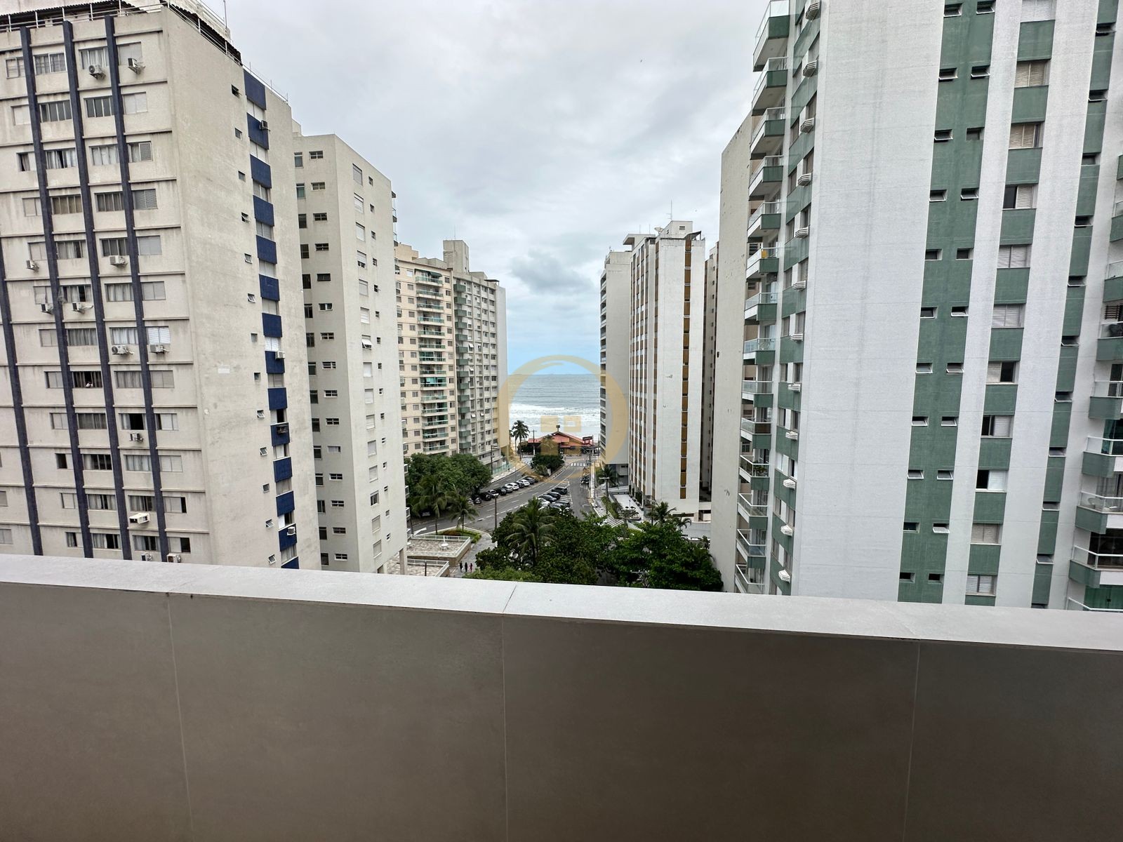 Apartamento na Praia das Pitangueiras, Guarujá - SP