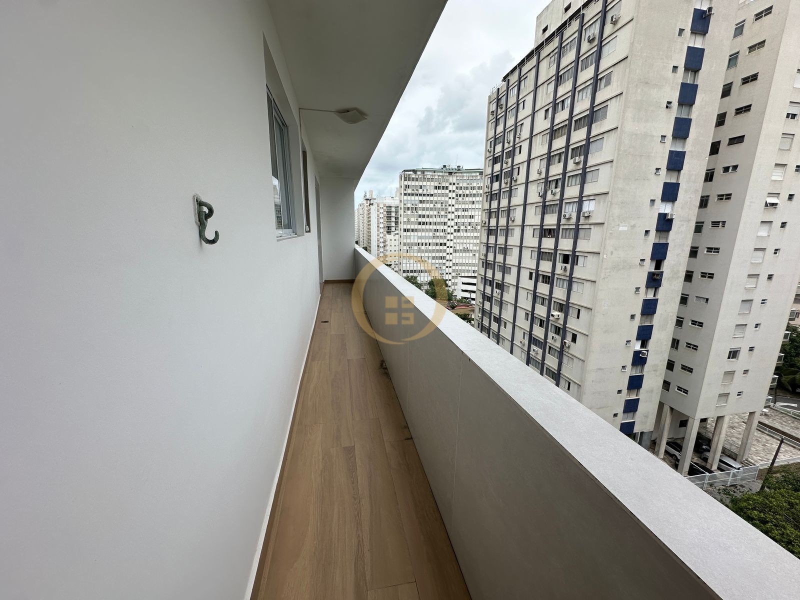 Apartamento na Praia das Pitangueiras, Guarujá - SP