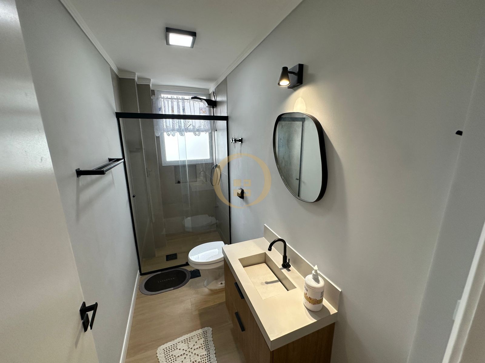 Apartamento na Praia das Pitangueiras, Guarujá - SP