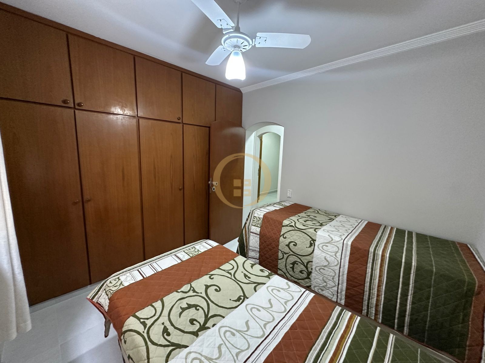 Apartamento na Praia das Pitangueiras, Guarujá - SP