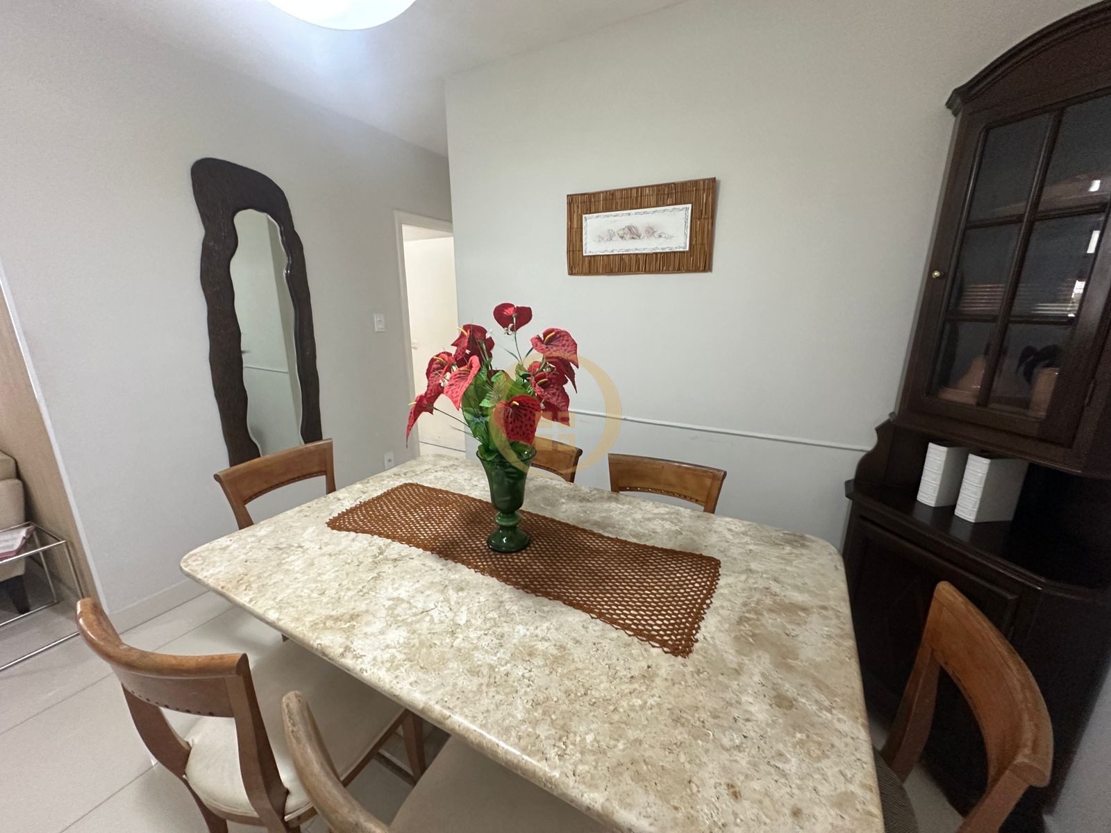 Apartamento na Praia das Pitangueiras, Guarujá - SP