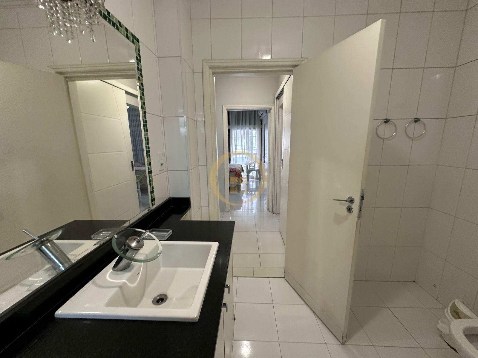 Apartamento na Praia das Pitangueiras, Guarujá - SP