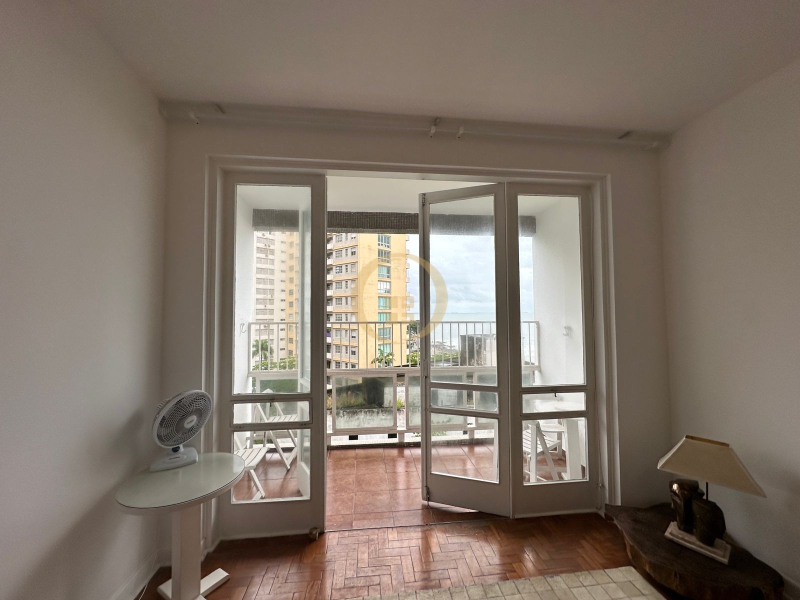 Apartamento Frente ao Mar nas Pitangueiras, Guarujá - SP