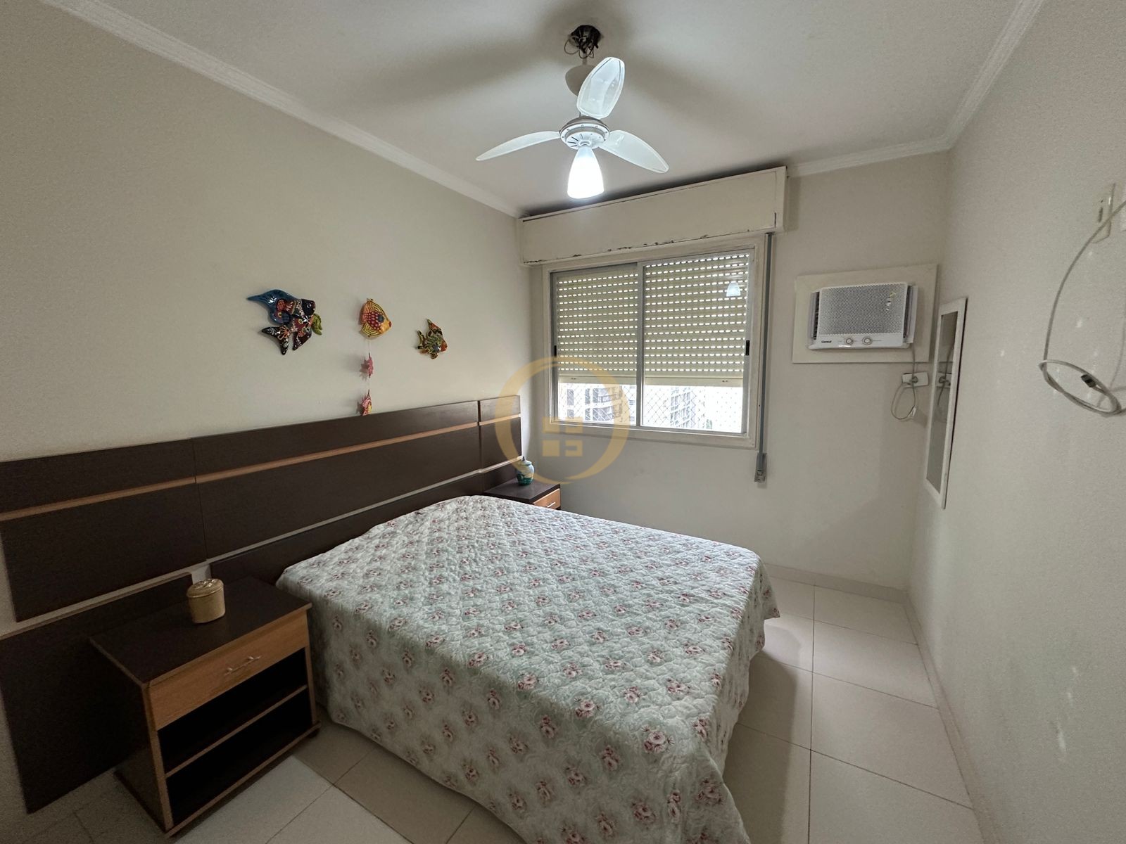 Apartamento na Praia das Pitangueiras, Guarujá - SP