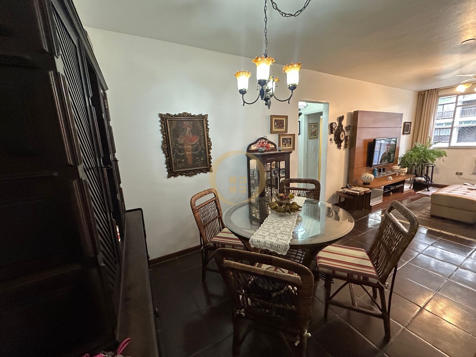 Apartamento na Praia das Pitangueiras, Guarujá - SP