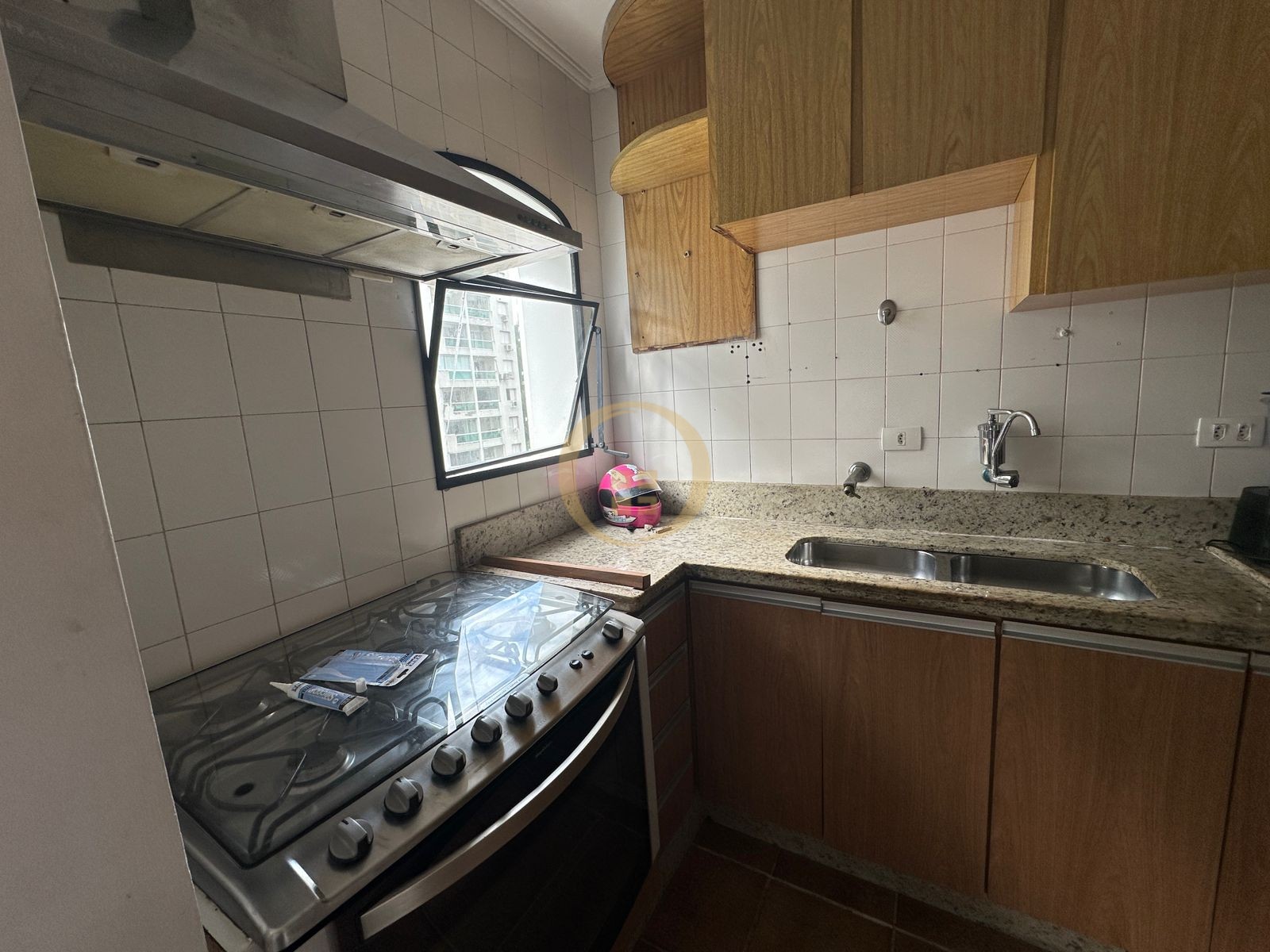 Apartamento na Praia das Pitangueiras, Guarujá - SP
