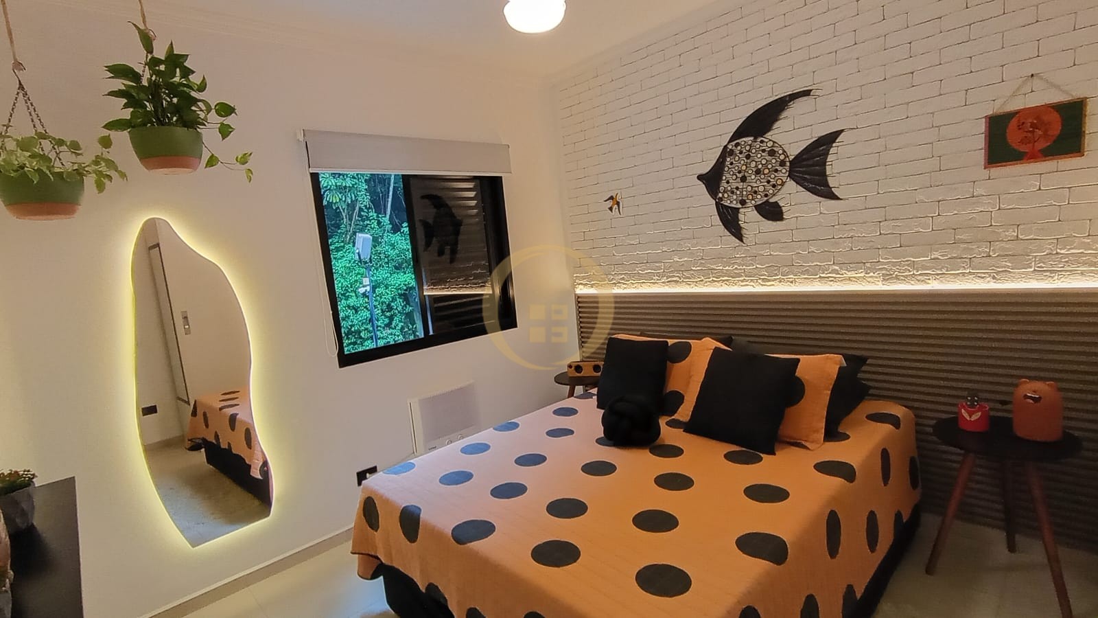Apartamento na Praia das Pitangueiras, Guarujá - SP