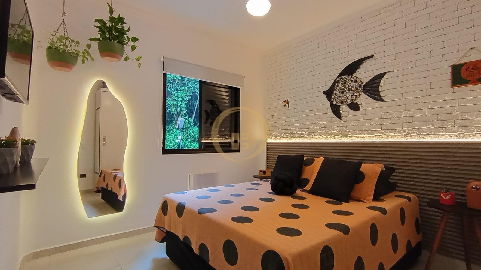 Apartamento na Praia das Pitangueiras, Guarujá - SP
