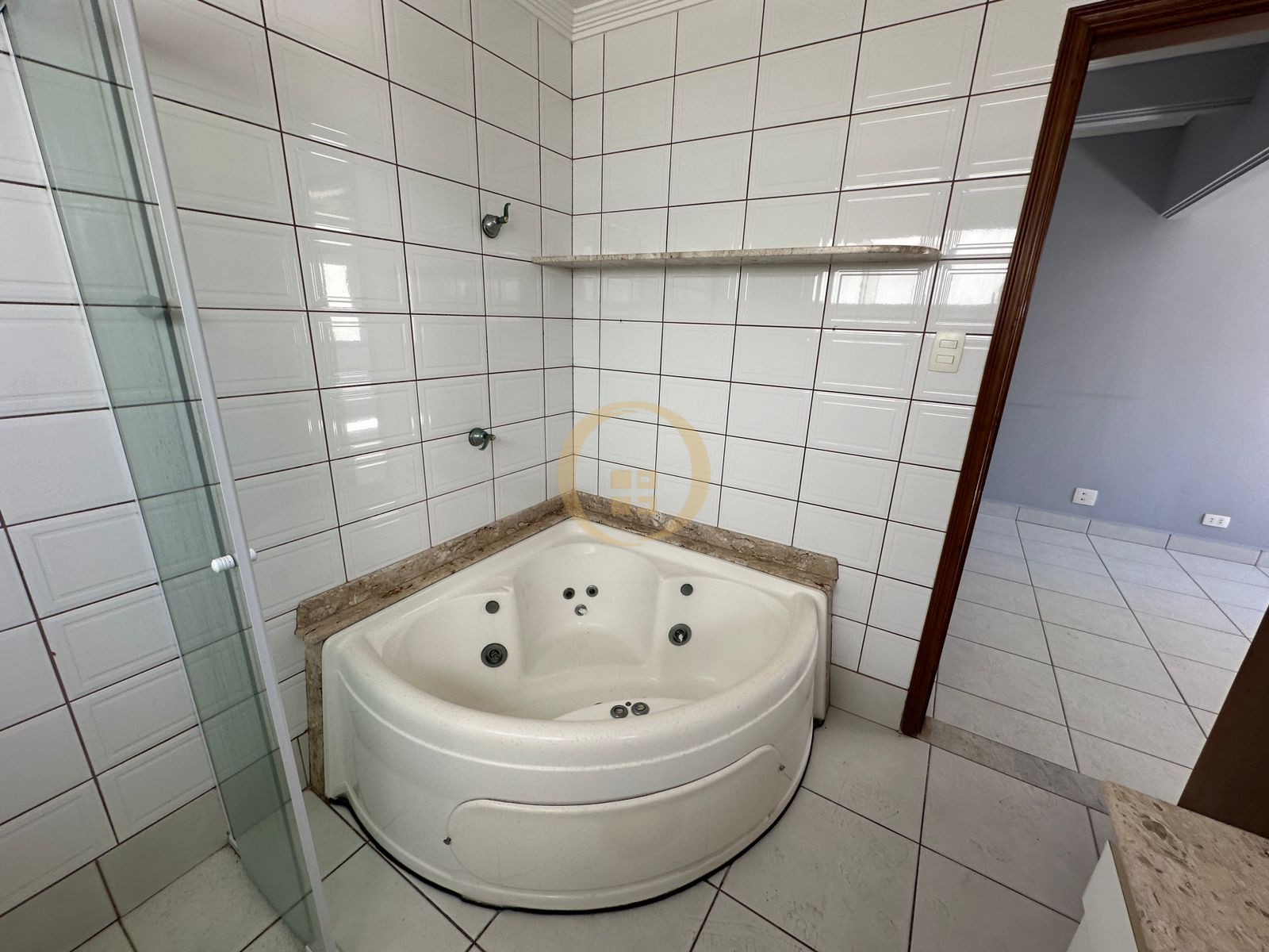 Apartamento na Praia da Pitanguerias - Guarujá