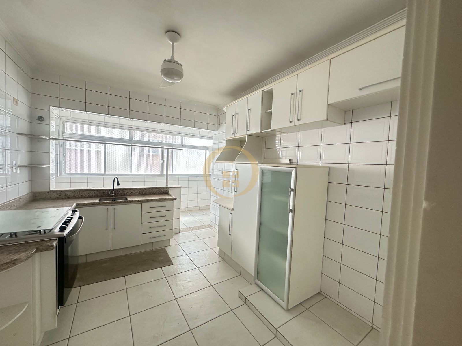 Apartamento na Praia da Pitanguerias - Guarujá