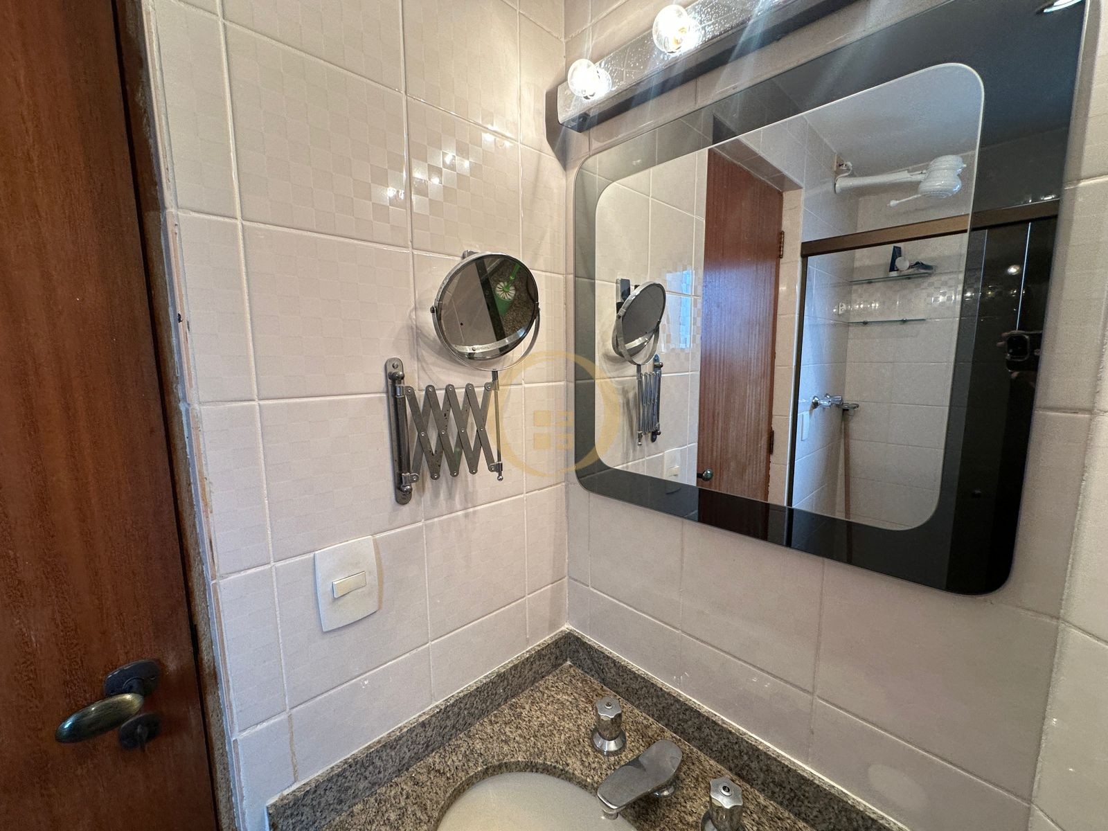 Apartamento na Praia da Enseada, Guarujá - SP