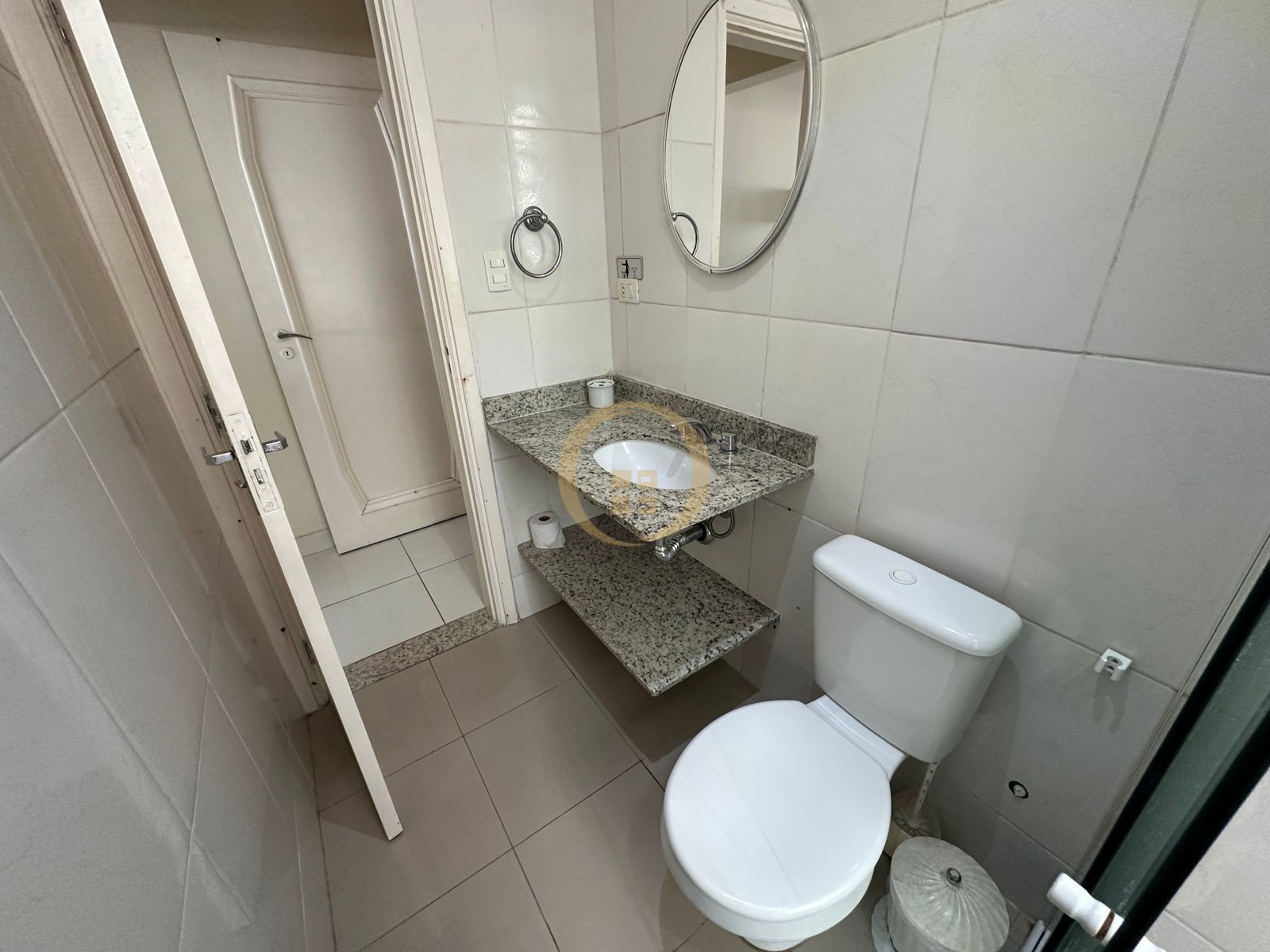 Apartamento Frente ao Mar nas Pitangueiras, Guarujá - SP