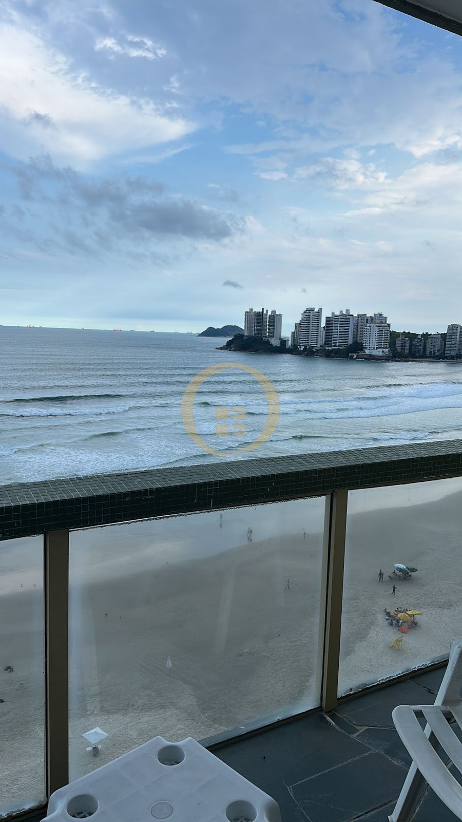 Apartamento Frente ao Mar nas Pitangueiras, Guarujá - SP